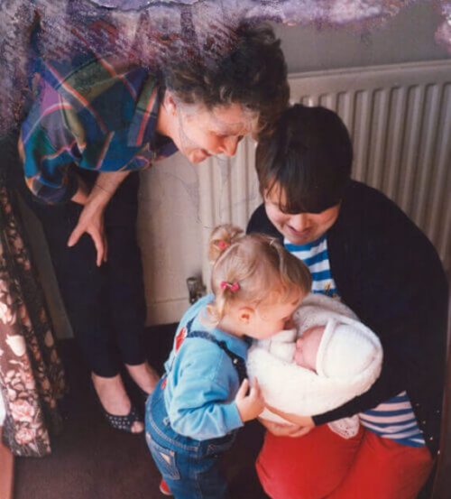 Damage image of family meeting newborn baby